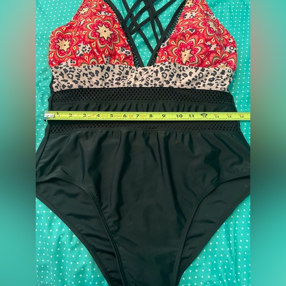 Women’s One Piece Swimsuit Boutique XL New - Picture 2 of 15